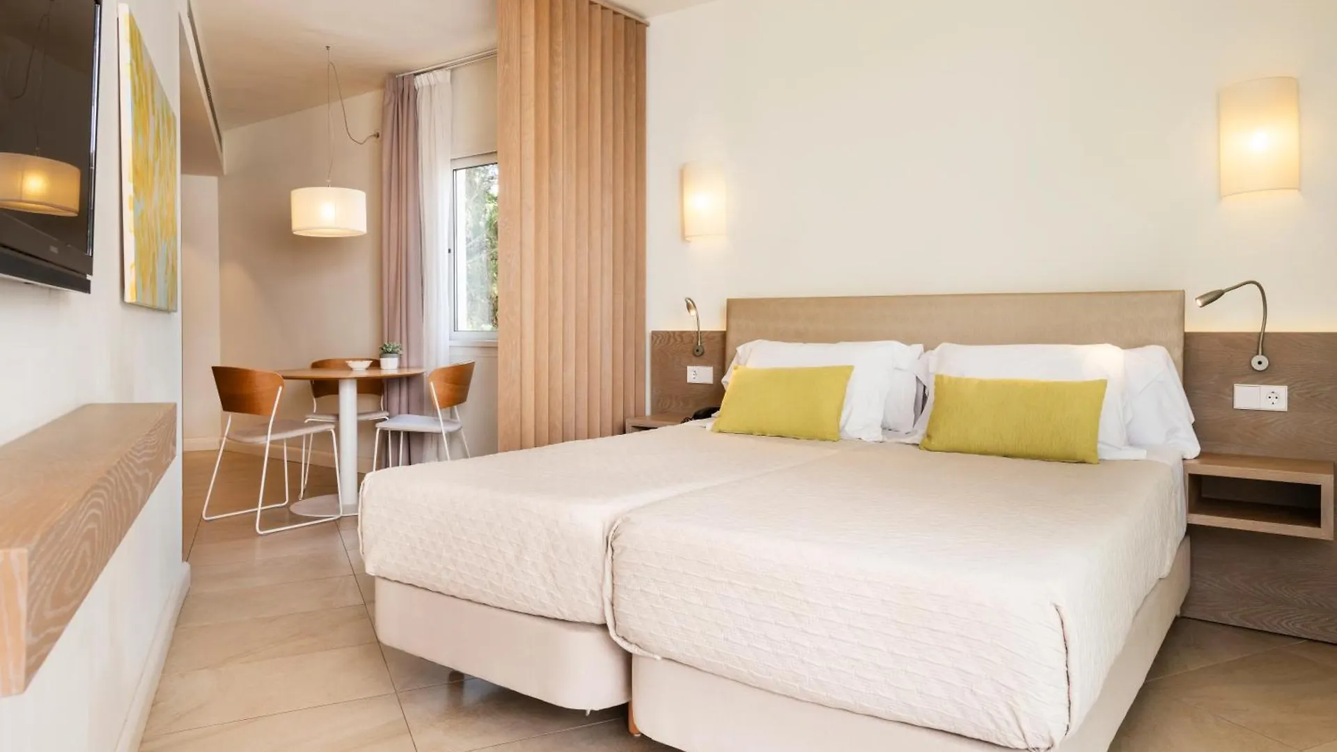 Inturotel Esmeralda Park Cala D´Or 4*,  Spanien